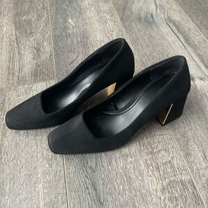 Zara Black Block Heel Shoes with Gold Accent